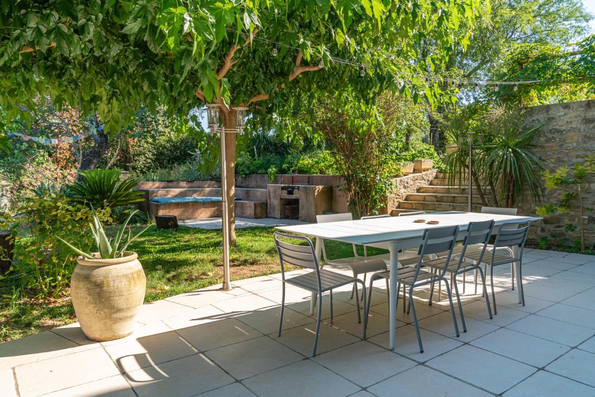 Le Mas Des Oliviers Nimes Bagian luar foto